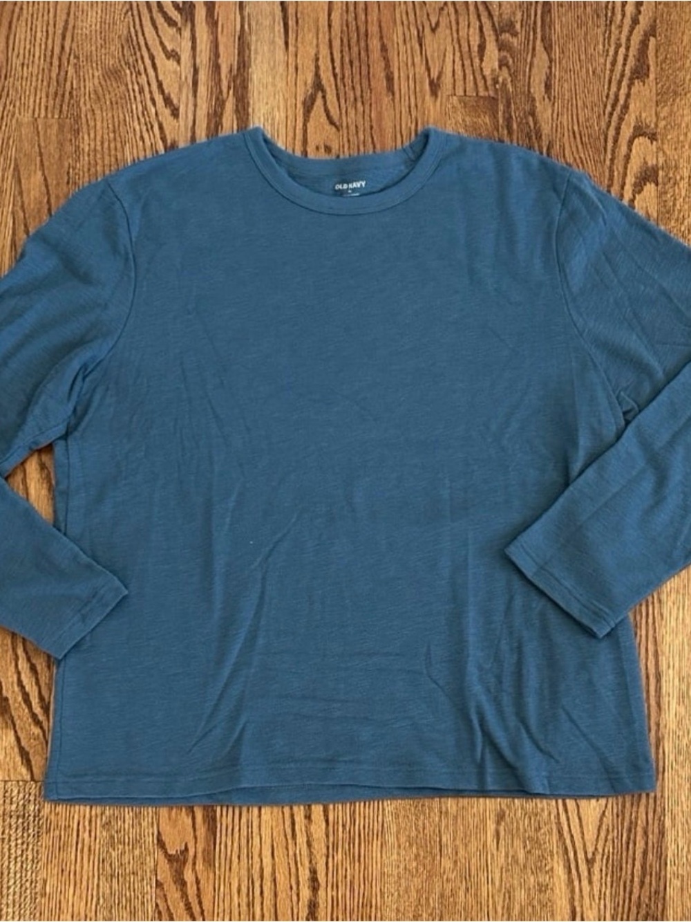 Old Navy Long Sleeve Crewneck T-shirt